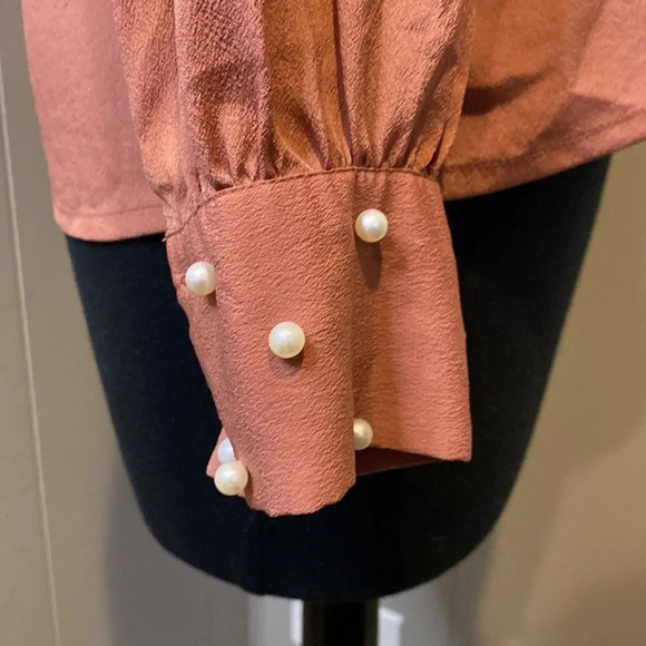 Z Faballey Women Extra Small Tunic Long Sleeve Faux Pearl Cuffs Back Slit Clasp - Picture 2 of 6